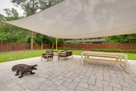 1 Mi to Ben Hill Griffin Stadium: Home w/ Patio! House in Gainesville