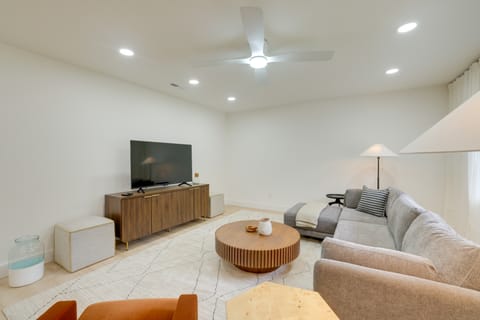 1 Mi to Ben Hill Griffin Stadium: Home w/ Patio! House in Gainesville