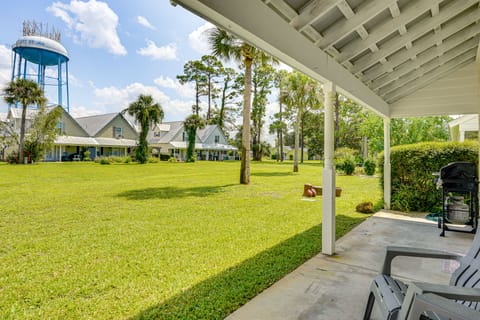 Walk to Bay & Dtwn: Port St Joe Paradise w/ Grill! Apartment in Port Saint Joe