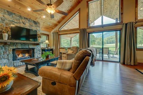 28 Acres: Home w/ Barn & Fire Pit Near Franklin! House in Tennessee