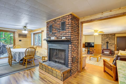 2 Blocks to Boat Ramp: Higgins Lake House w/ Grill Cottage in Michigan