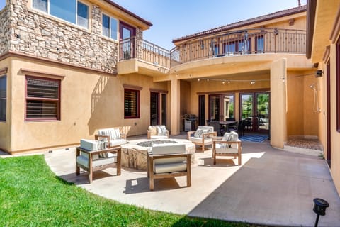 Washington Villa 1 Mi to Golf: Great for Groups! Villa in Washington