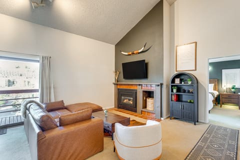 Walk to Lift: Mtn-View Crested Butte Condo w/ Loft Apartment in Colorado