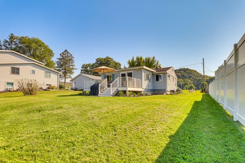 Hike, Ski, Ice Fish & Explore: Lodi Lake Escape! House in Lake Wisconsin