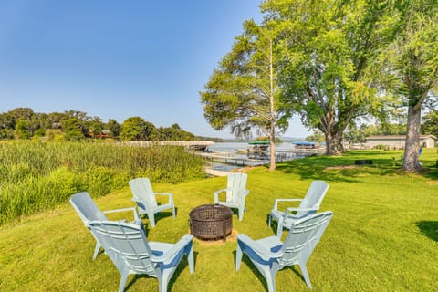 Hike, Ski, Ice Fish & Explore: Lodi Lake Escape! House in Lake Wisconsin