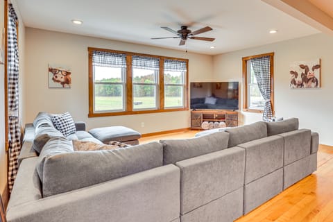 Wooded Escape w/ Pond & Grill in Pleasant City! House in Ohio