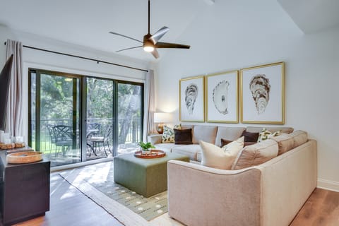 < 1 Mi to Seabrook Island Beach: Golf-View Villa! Villa in Seabrook Island