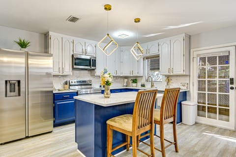 3 Mi to USF: Chic Home w/ Yard in Tampa! House in Lake Magdalene