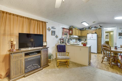 Alabama River Retreat: Dock, Fire Pit, Grill! House in Alabama