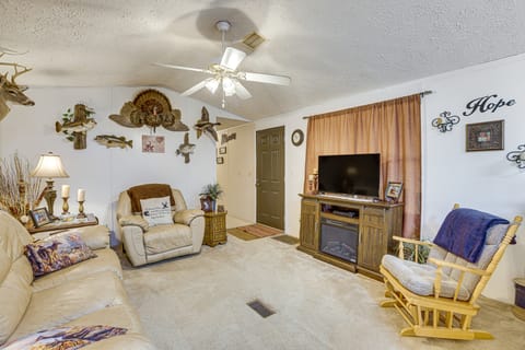 Alabama River Retreat: Dock, Fire Pit, Grill! House in Alabama