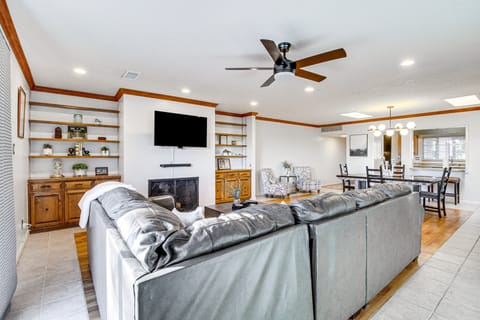 Walk to Paradise Hills Golf Course: Condo w/ Patio Apartment in Rio Rancho