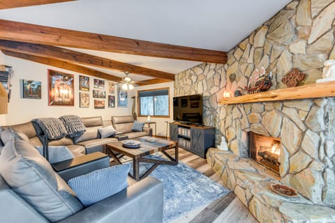 Near Lake Gaston: Unique Home w/ Deck & Fire Pit! House in Bracey