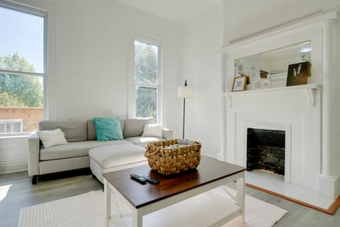 Walk to Churchill Downs: Pet-Friendly Retreat! Apartment in Jefferson County