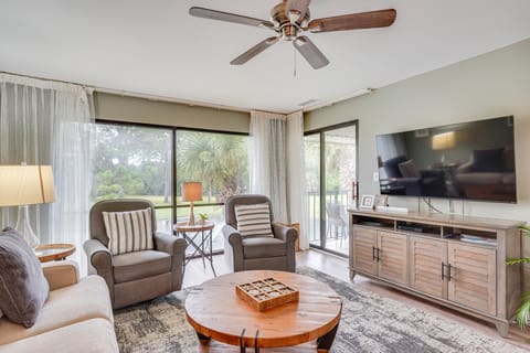 Pool & Beach Trolley Access: PCB Resort Condo! Apartment in Panama City Beach