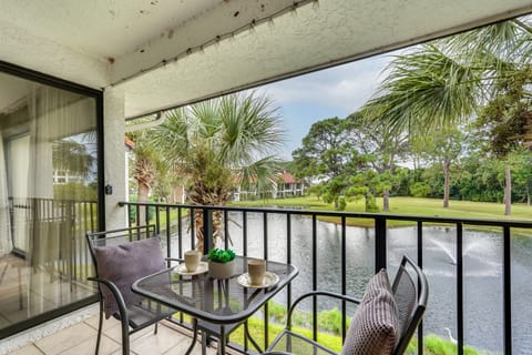 Pool & Beach Trolley Access: PCB Resort Condo! Apartment in Panama City Beach