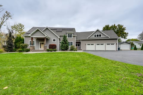 Steps From Oneida Lake: Spacious Gem w/ Game Room! House in Oneida Lake