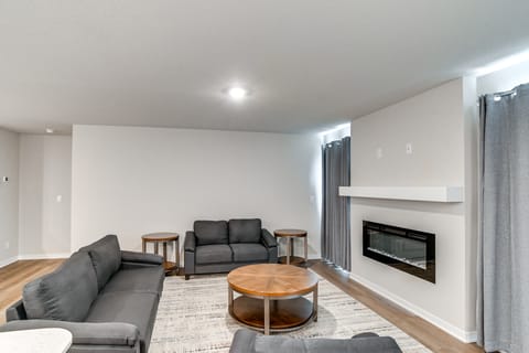 1 Mi to Golf: Quiet Waukee Home w/ Fireplace! House in Iowa