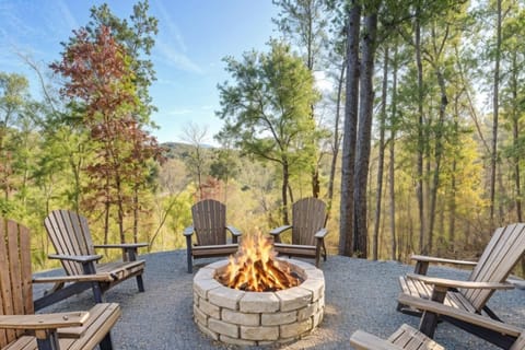 Hot Tub & Fire Pit: Secluded Blue Ridge Cabin! House in Georgia