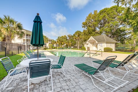 Myrtle Beach Condo w/ Pool Access: 5 Mi to Ocean Apartment in Carolina Forest
