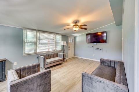 Hike, Golf & Fish: Pine Bluff Retreat House in Pine Bluff