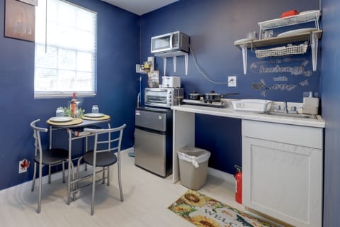 Pet-Friendly Fort Lauderdale Home: 8 Mi to Beach! House in North Lauderdale