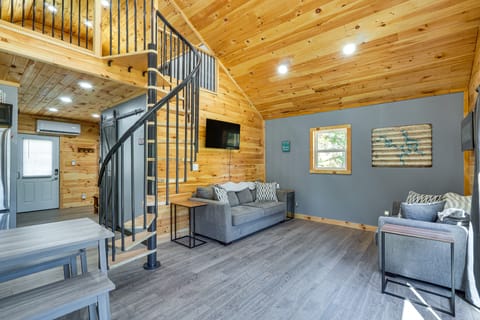 Waterfront Home in Gravois Mills w/ Deck & Beach House in Sunrise Beach