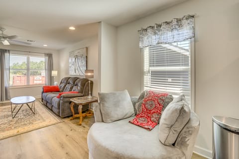 13 Mi to Tuscaloosa Riverwalk: Cottondale Home House in Tuscaloosa