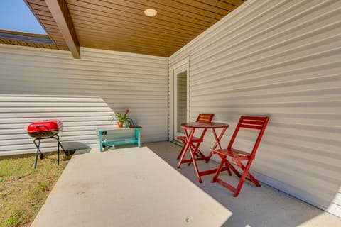 13 Mi to Tuscaloosa Riverwalk: Cottondale Home House in Tuscaloosa