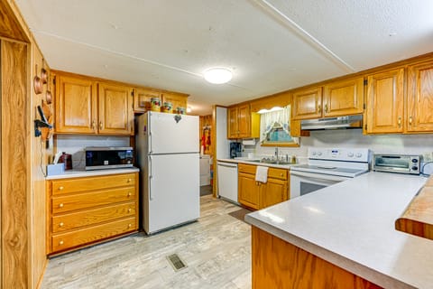 Creek Access & Spacious Yard: Quiet Sylva Home! House in Swain County