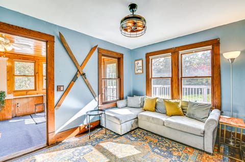 Pet-Friendly Catskills Retreat: Fire Pit & Deck! Cottage in Capital District, NY, USA