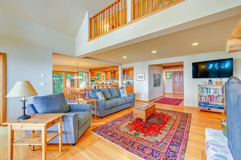 Hood Canal Home w/ Stunning Views & Private Beach House in Brinnon