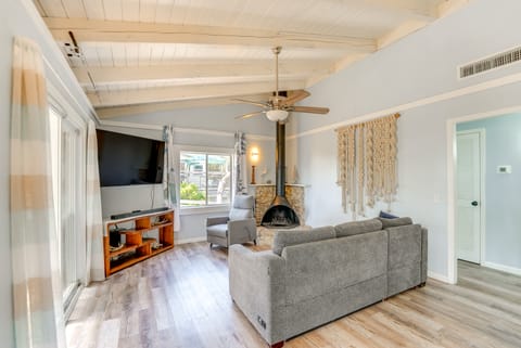 Home Near Beach in Alligator Point: Rooftop Deck! House in Florida