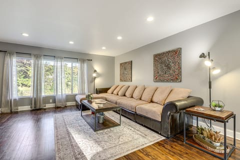 1/2 Mi to Creation Museum: Home w/ Large Yard! House in Ohio