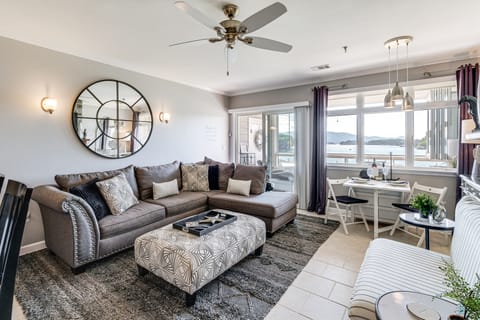 Beach + Pool Access: Smith Mountain Lake Getaway! Apartment in Smith Mountain Lake