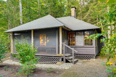 Rustic Cabin w/ Squam Lake Access & Fireplace! House in Squam Lake