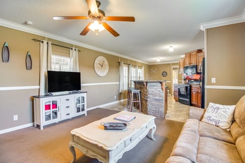 Lake-View Getaway w/ Grill in Mountain Home! House in Norfork Lake