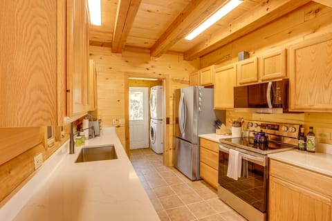 5 Mi to Dwtn: Pagosa Springs Cabin w/ Mtn Views! House in Colorado