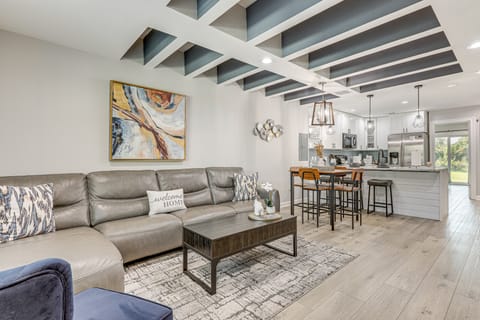 Ponte Vedra Beach Getaway w/ Patio! Apartment in Palm Valley