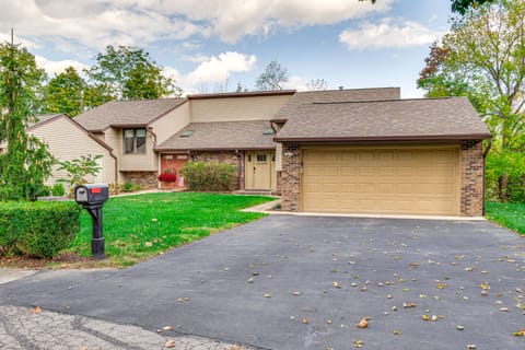 Indianapolis Area Gem: Hike, Bike & Golf! Apartment in Indiana