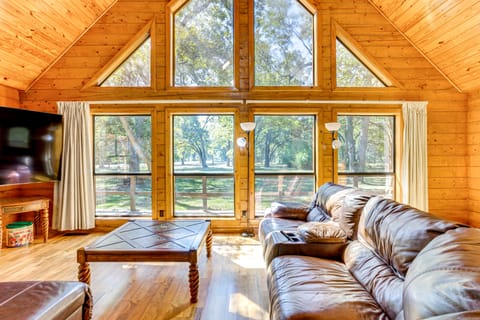 'Rock Creek Lodge' 1 Mi to Lake of the Arbuckles! House in Oklahoma