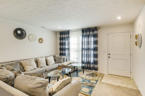 16 Mi to Louisville: Pet-Friendly Getaway! House in Louisville