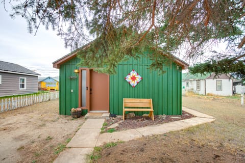 Hike, Ski & More: Walkable Downtown Granby Home House in Granby