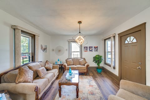 4 Mi to Dtwn: Home w/ Patio in Cleveland! House in Cleveland Heights