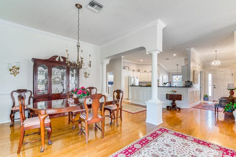 Walk to Golf & Pool: Pet-Friendly Villages Home House in The Villages