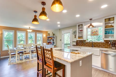 Historic Dahlonega Home w/ Hot Tub & Porch! House in Union County