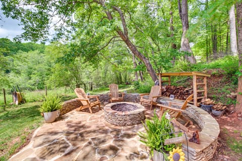 Historic Dahlonega Home w/ Hot Tub & Porch! House in Union County