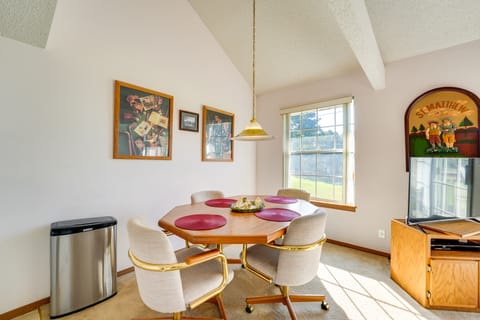 3 Mi to Branson Strip: Condo w/ Golf Course View! Apartment in Branson