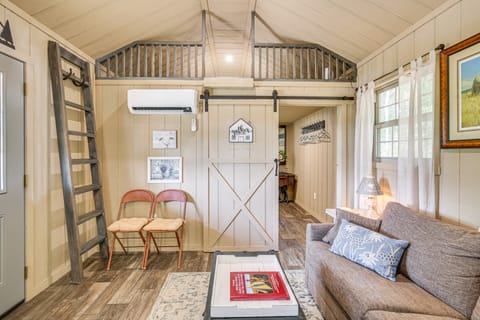 Exotic Animal Farm Stay in Illinois: Tour, Explore House in Illinois