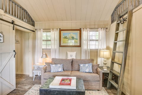 Exotic Animal Farm Stay in Illinois: Tour, Explore House in Illinois