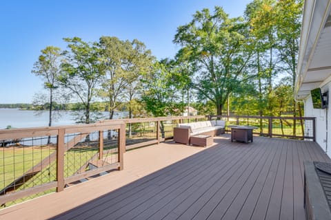 Lake Keowee Home w/ Boat Dock in Seneca House in Lake Keowee